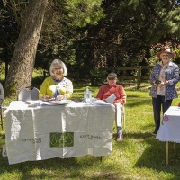 Return Visit to garden of Les & Elaiune Musgrave